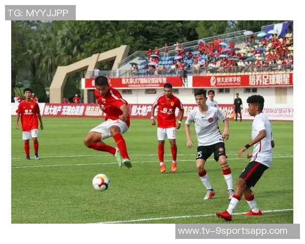 华子称麦丹休赛期进步显著参与进攻将极大提升球队表现