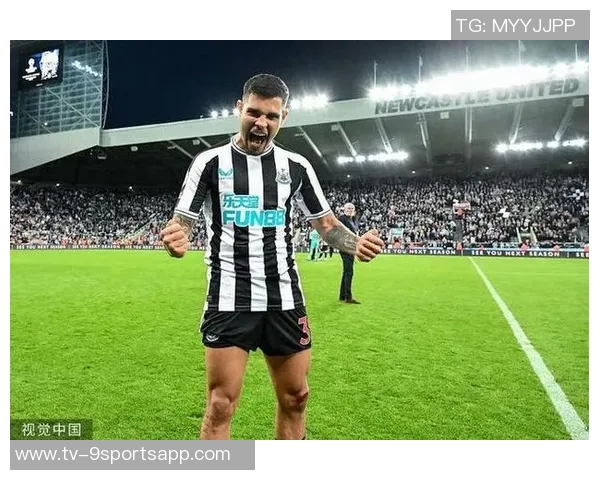 神奇的第71分钟吉马良斯与赖斯同场进球后甜蜜亲吻镜头瞬间