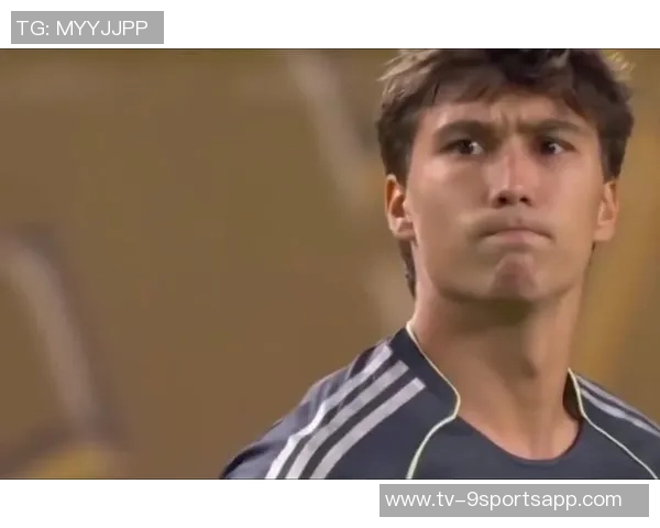 阿斯：姆巴佩目前倾向保守治疗膝伤，球员需警惕卡卡的前车之鉴